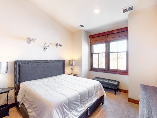 Yosemite Area Home 984777
