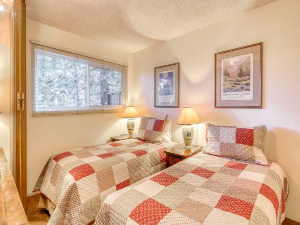 Yosemite Area Home 984778