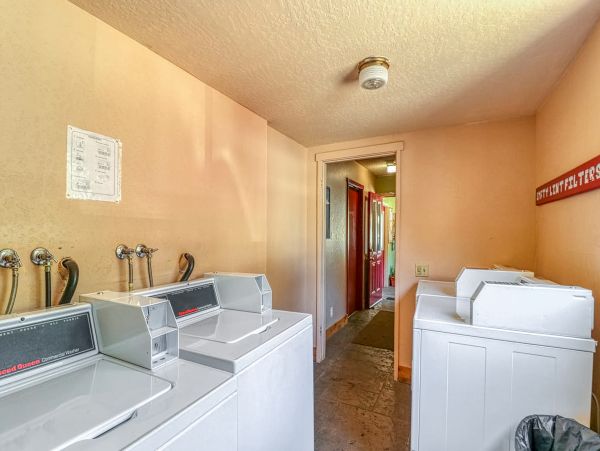 Yosemite Area Home 984778