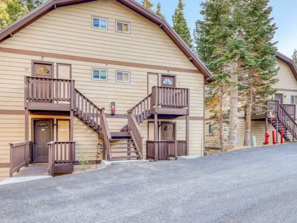 Yosemite Area Home 984778