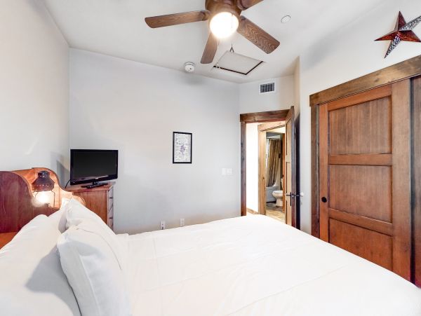 Yosemite Area Home 984779