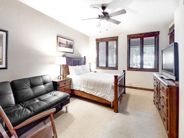 Yosemite Area Home 984779