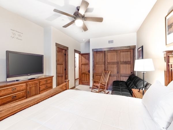 Yosemite Area Home 984779