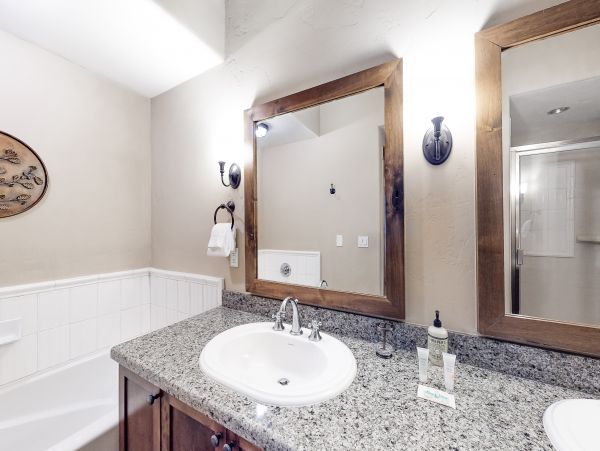 Yosemite Area Home 984779