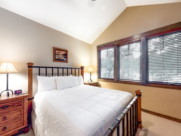 Yosemite Area Home 984779