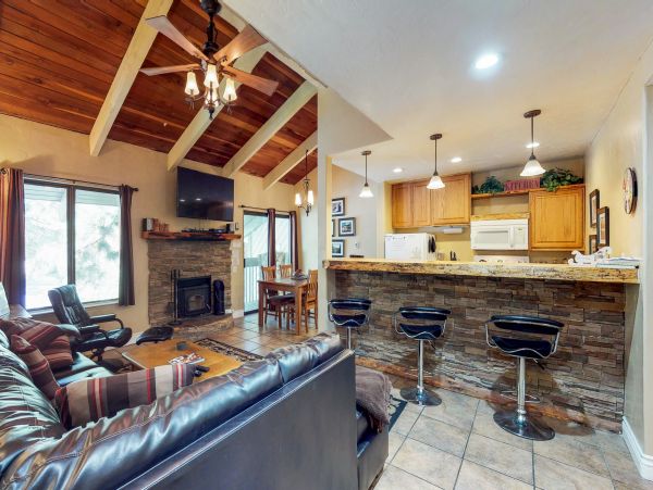 Yosemite Area Home 984780