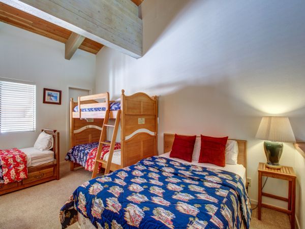 Yosemite Area Home 984781