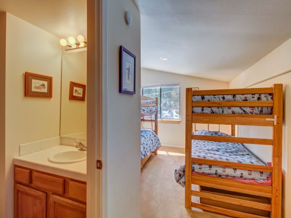 Yosemite Area Home 984784