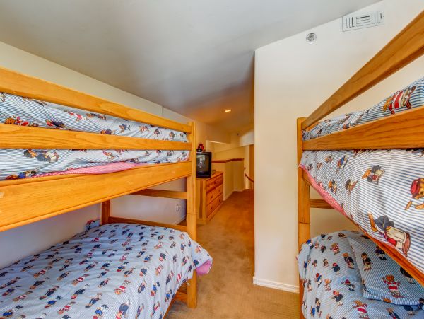 Yosemite Area Home 984784