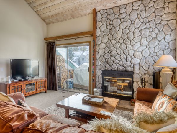 Yosemite Area Home 984785