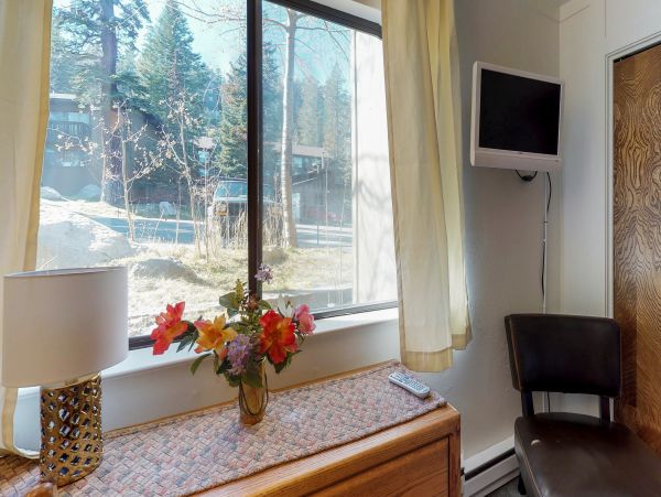 Yosemite Area Home 984786