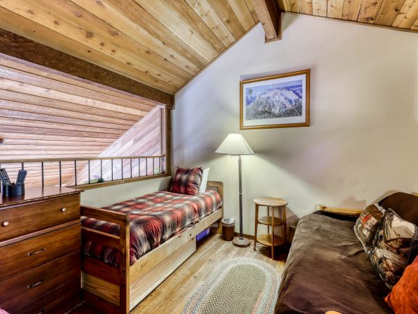 Yosemite Area Home 984793
