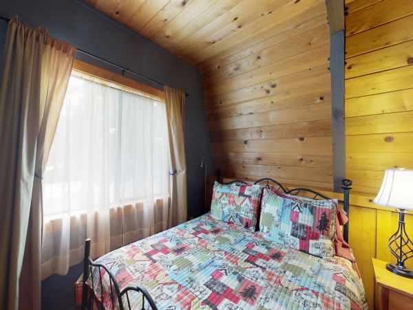 Yosemite Area Home 984794