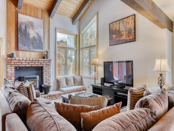 Yosemite Area Home 984798