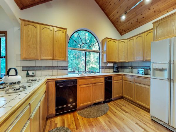 Yosemite Area Home 984803
