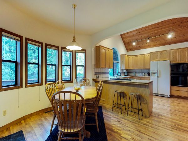 Yosemite Area Home 984803