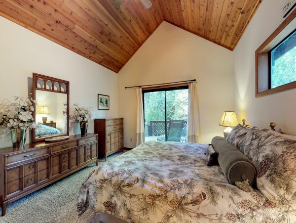 Yosemite Area Home 984803