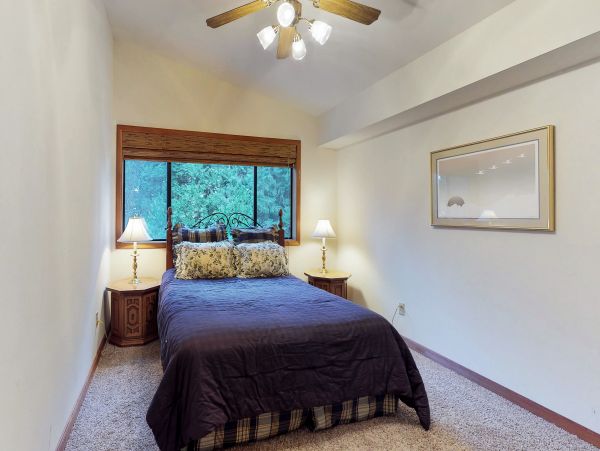 Yosemite Area Home 984803