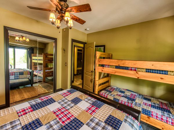Yosemite Area Home 984807