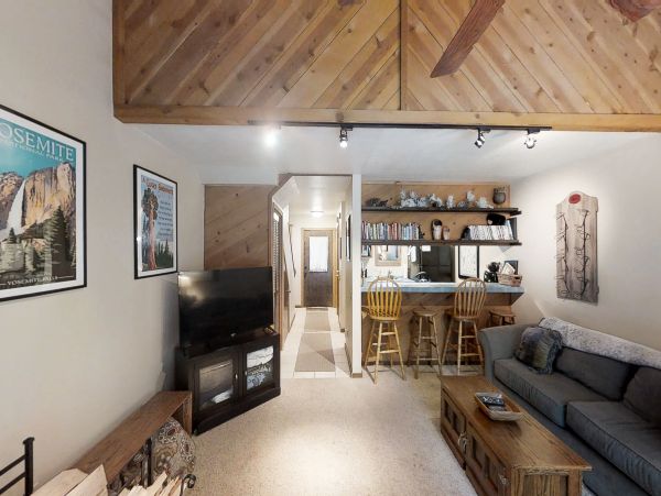 Yosemite Area Home 984811