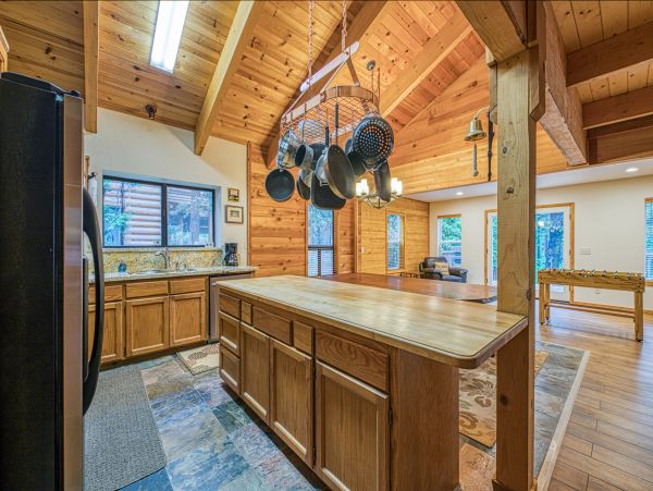 Yosemite Area Home 984814