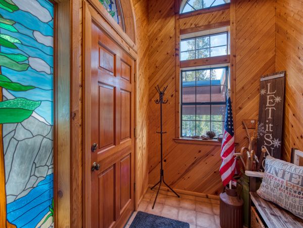Yosemite Area Home 984817