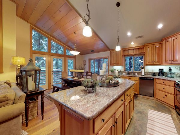 Yosemite Area Home 984822