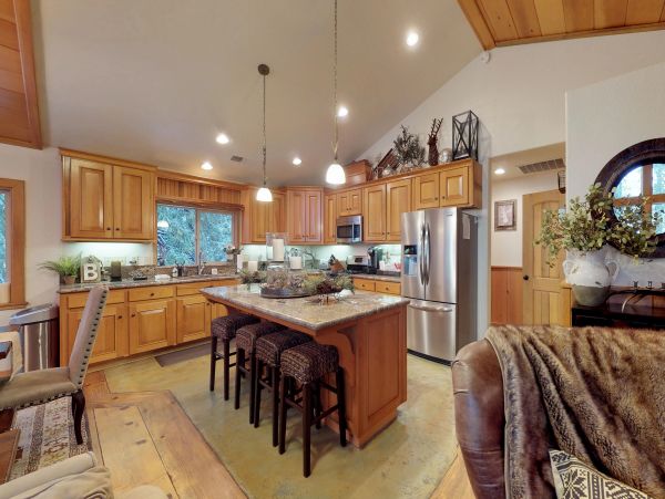 Yosemite Area Home 984822