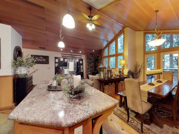 Yosemite Area Home 984822