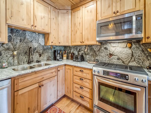 Yosemite Area Home 984825