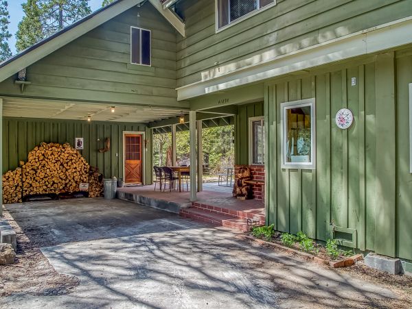 Yosemite Area Home 984825
