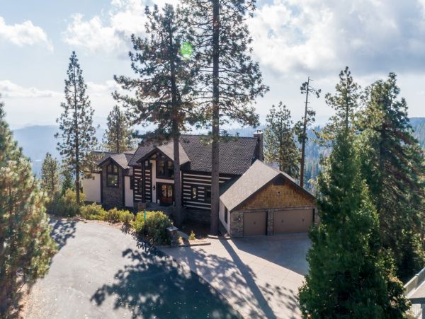 Shaver Lake Spacious 7 Bedroom Home Game Room & Views