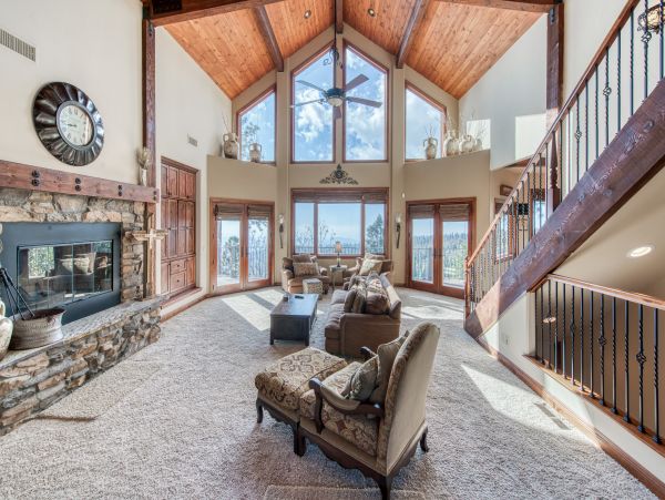 Shaver Lake Spacious 7 Bedroom Home Game Room & Views