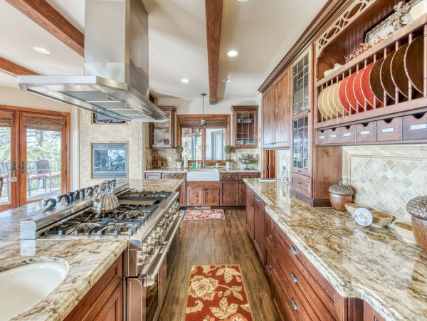 Shaver Lake Spacious 7 Bedroom Home Game Room & Views