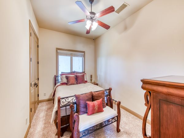 Shaver Lake Spacious 7 Bedroom Home Game Room & Views