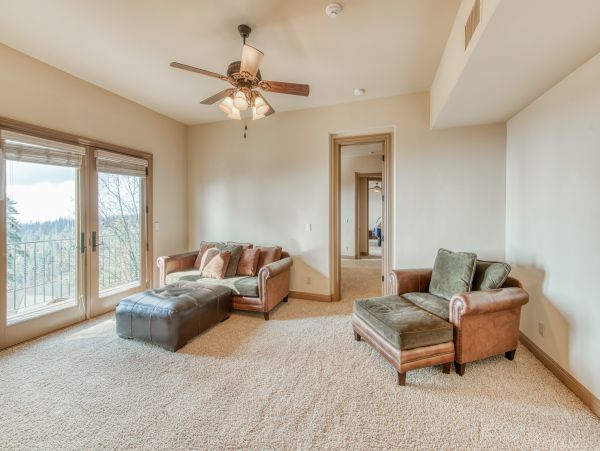 Shaver Lake Spacious 7 Bedroom Home Game Room & Views