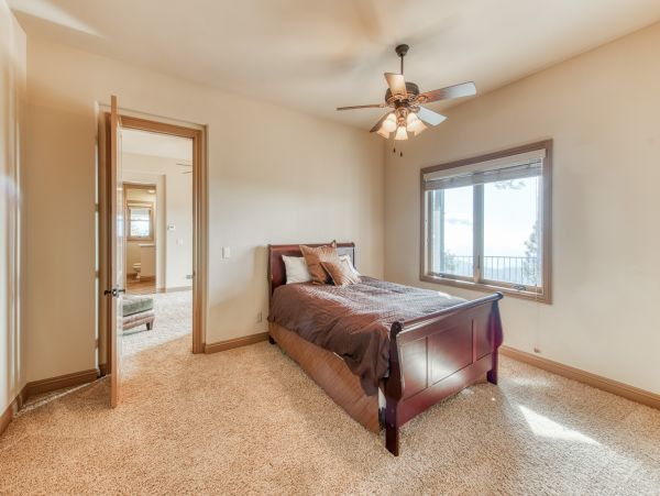 Shaver Lake Spacious 7 Bedroom Home Game Room & Views