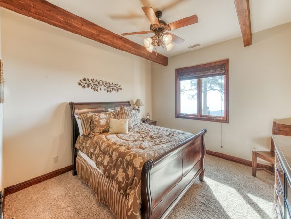 Shaver Lake Spacious 7 Bedroom Home Game Room & Views