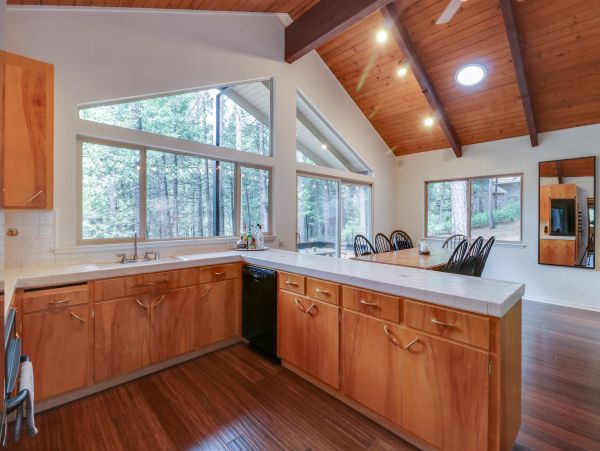 Yosemite Area Home 984835