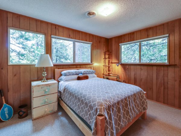 Yosemite Area Home 984835