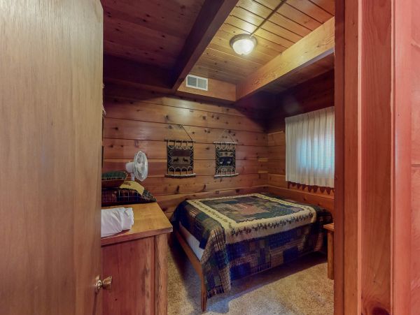 Yosemite Area Home 984836