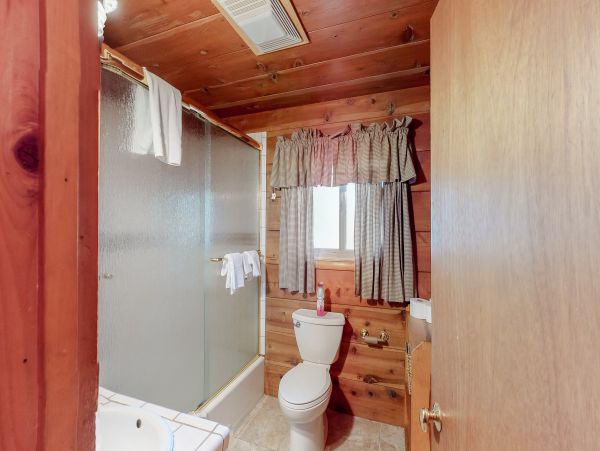 Yosemite Area Home 984836