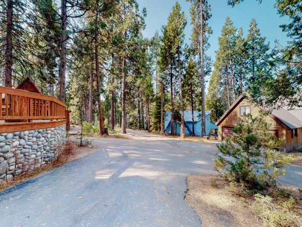 Yosemite Area Home 984836