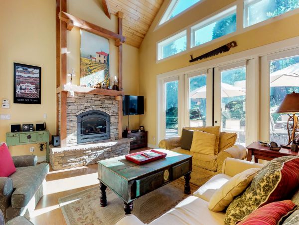 Yosemite Area Home 984837