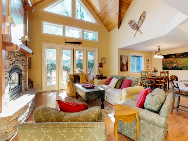 Yosemite Area Home 984837