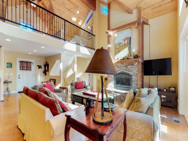 Yosemite Area Home 984837