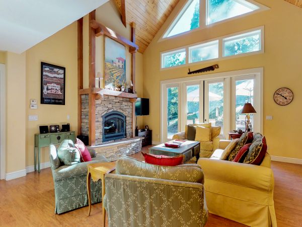 Yosemite Area Home 984837