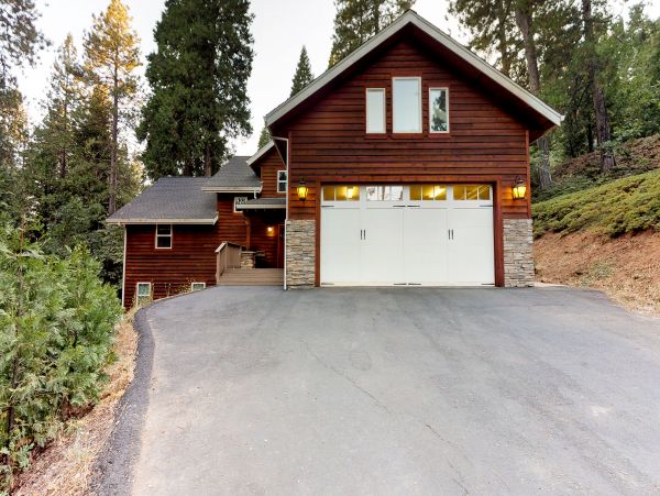 Yosemite Area Home 984837