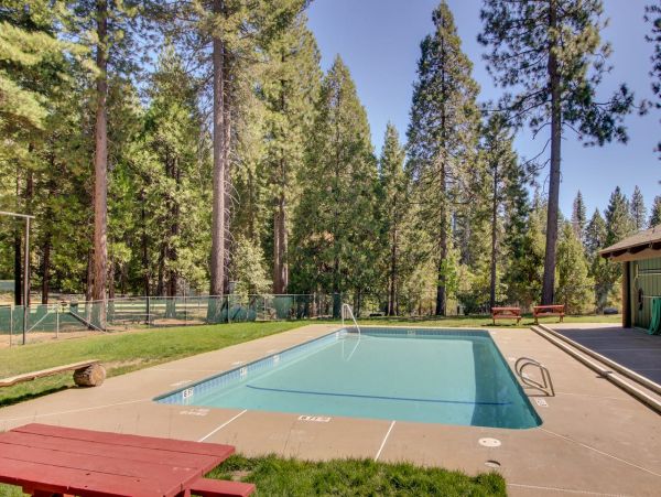 Yosemite Area Home 984839