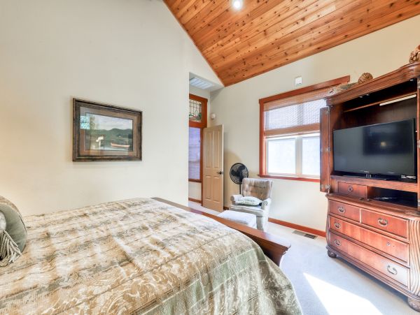 Yosemite Area Home 984843
